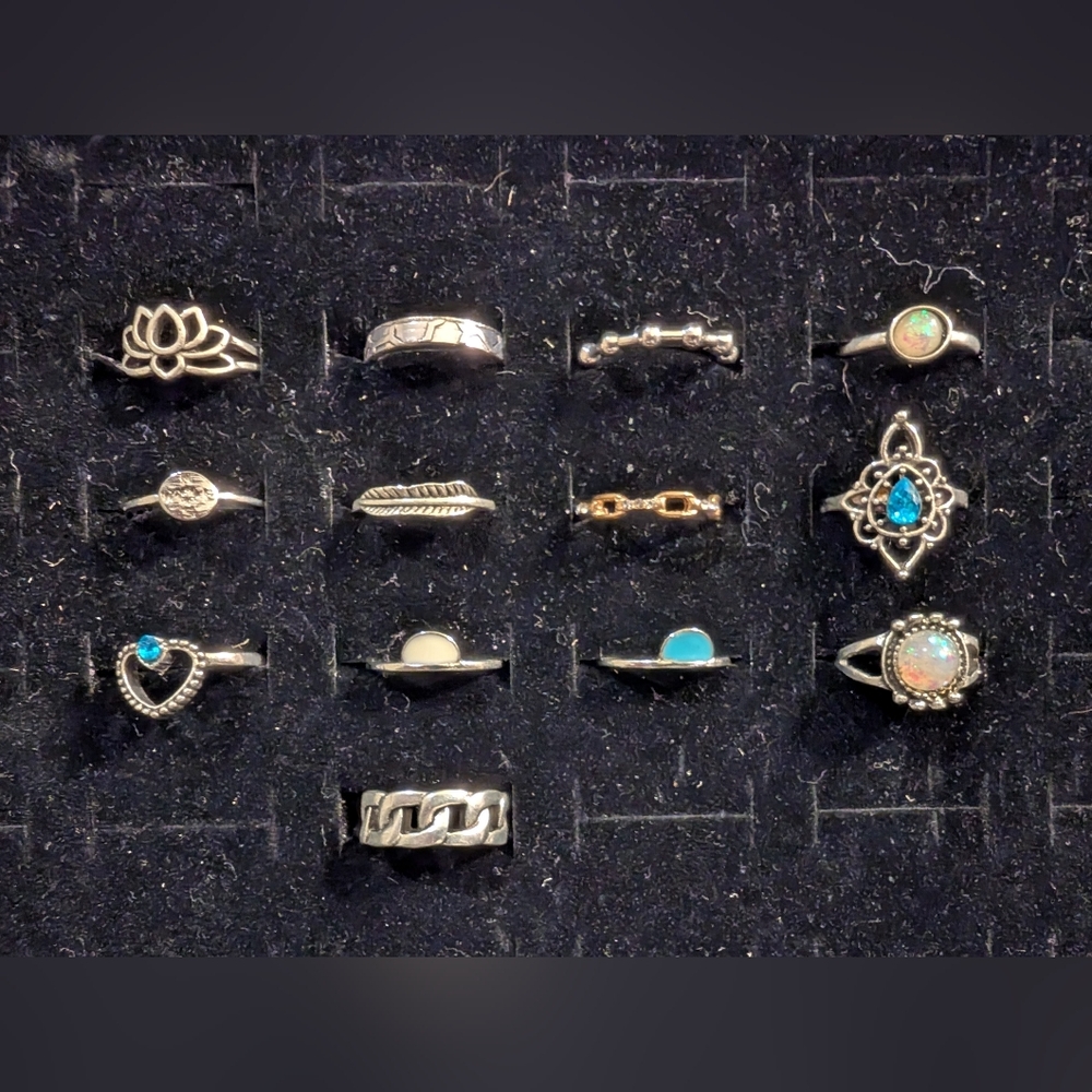 Costume jewelry rings size 7 assorted